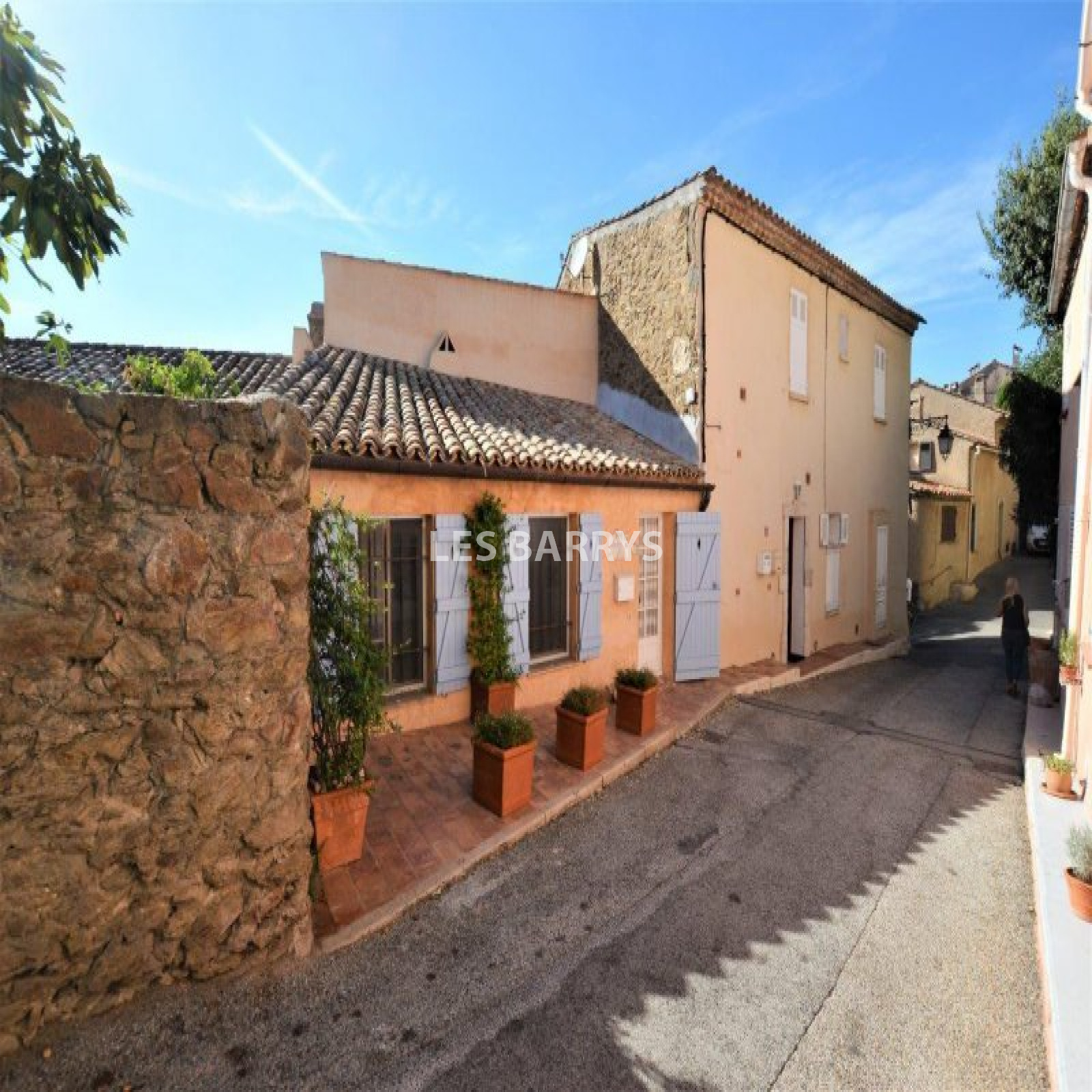 vente Gassin, à vendre, maison de village proche du village avec garage