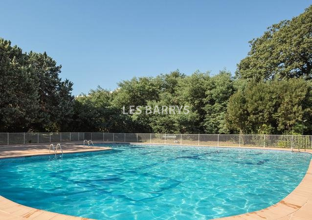 Saint Tropez Appartement à Vendre Proche Du Centre Et Du Port T2 Terrasse Piscine Ref Ast1