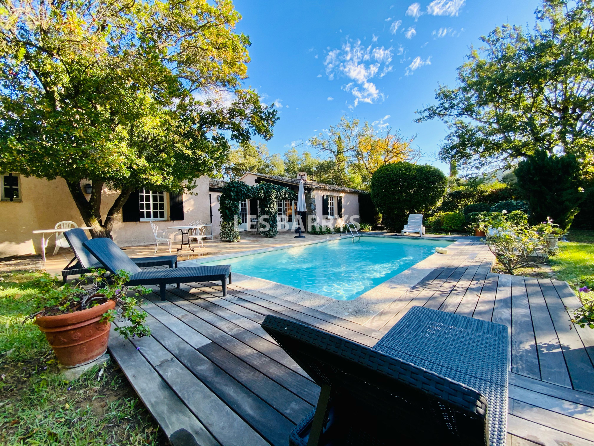 vente Gassin villa à vendre avec piscine, 4 chambres, terrain de 3500m²